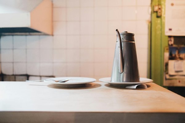 Wie kann man Küchenutensilien effektiv und sicher lagern?